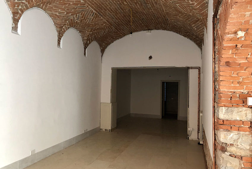 affitto-negozio-bergamo-via-pignolo-palazzo-storico